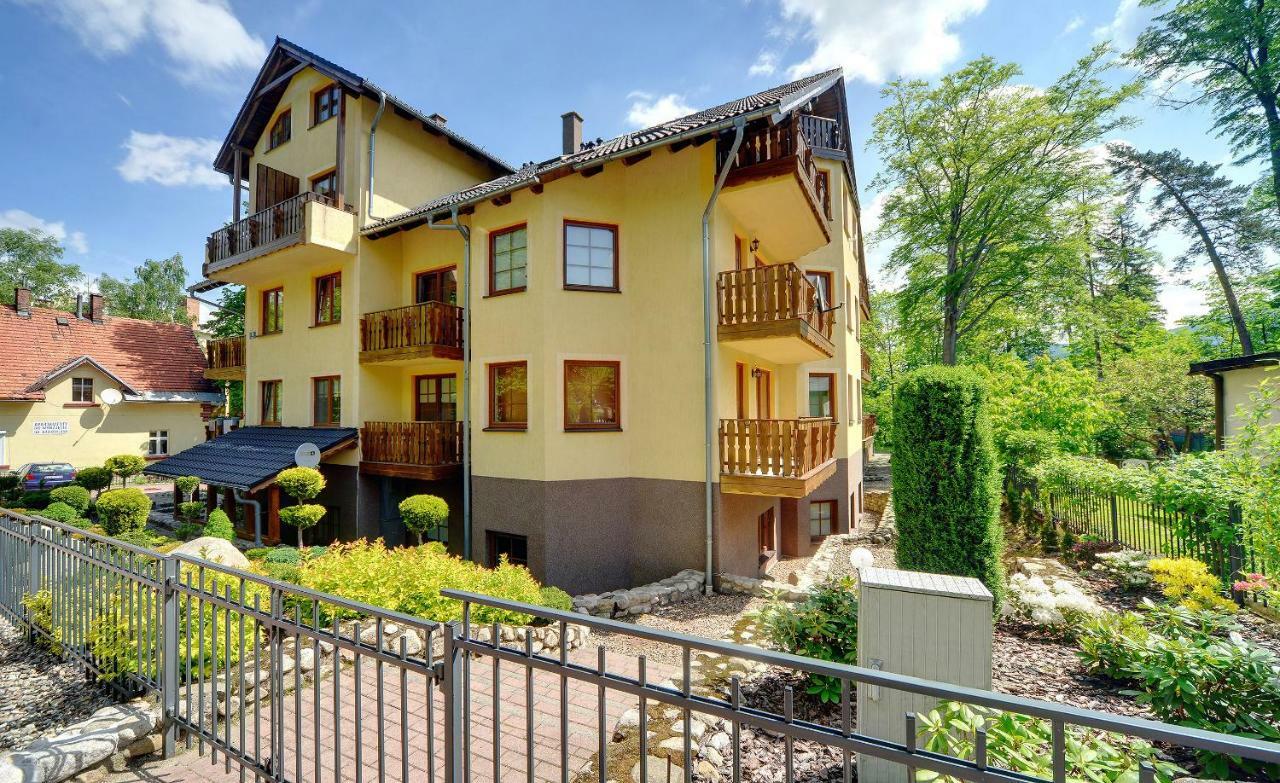 Zolty Apartament Sun Seasons 24 W Karpaczu Z Balkonem By Noclegi Renters Apartment Karpacz